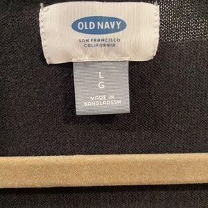 🟢 Lightweight, black cardigan